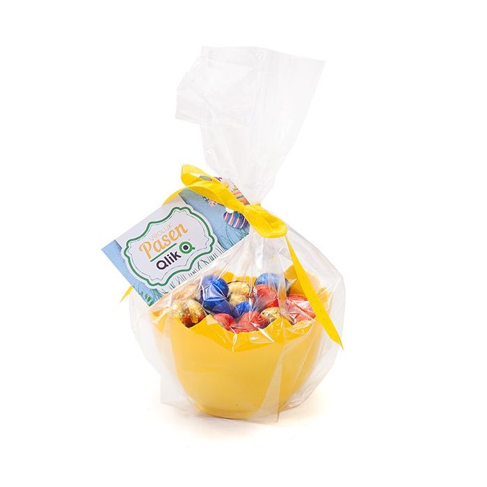 Eierschaal met paaseitjes